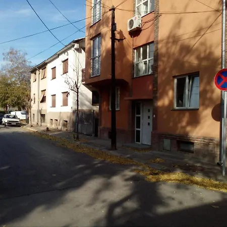 Center 1 * Ni